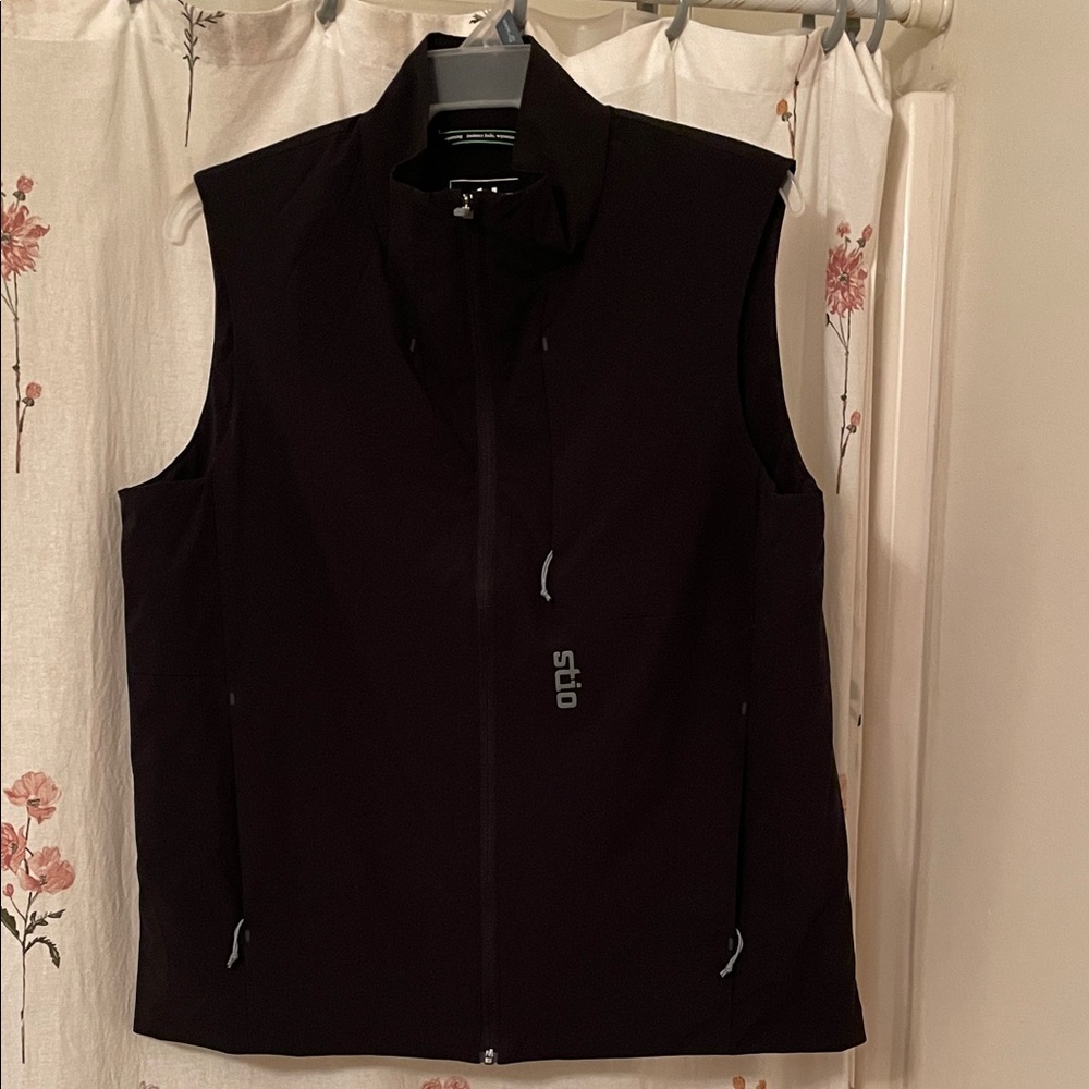 Stio Black Vest with Logo